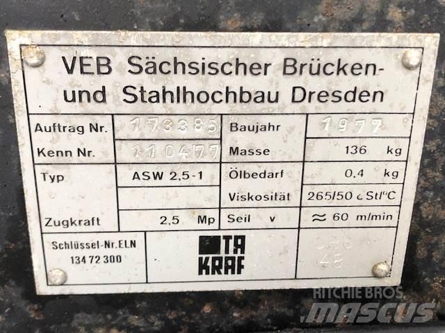 VEB spil - 2,5 T - 2 stk. 吊车起重机、绞车吊货机和物料升降机