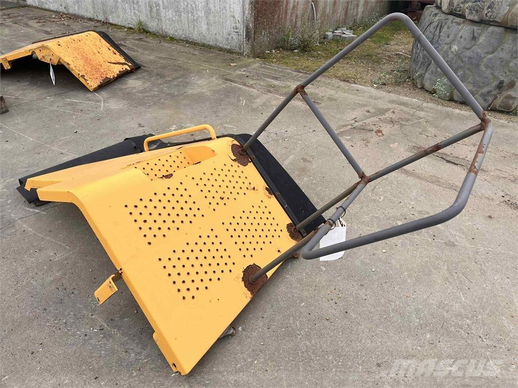 Volvo L220E højre bagskærm 其他组件