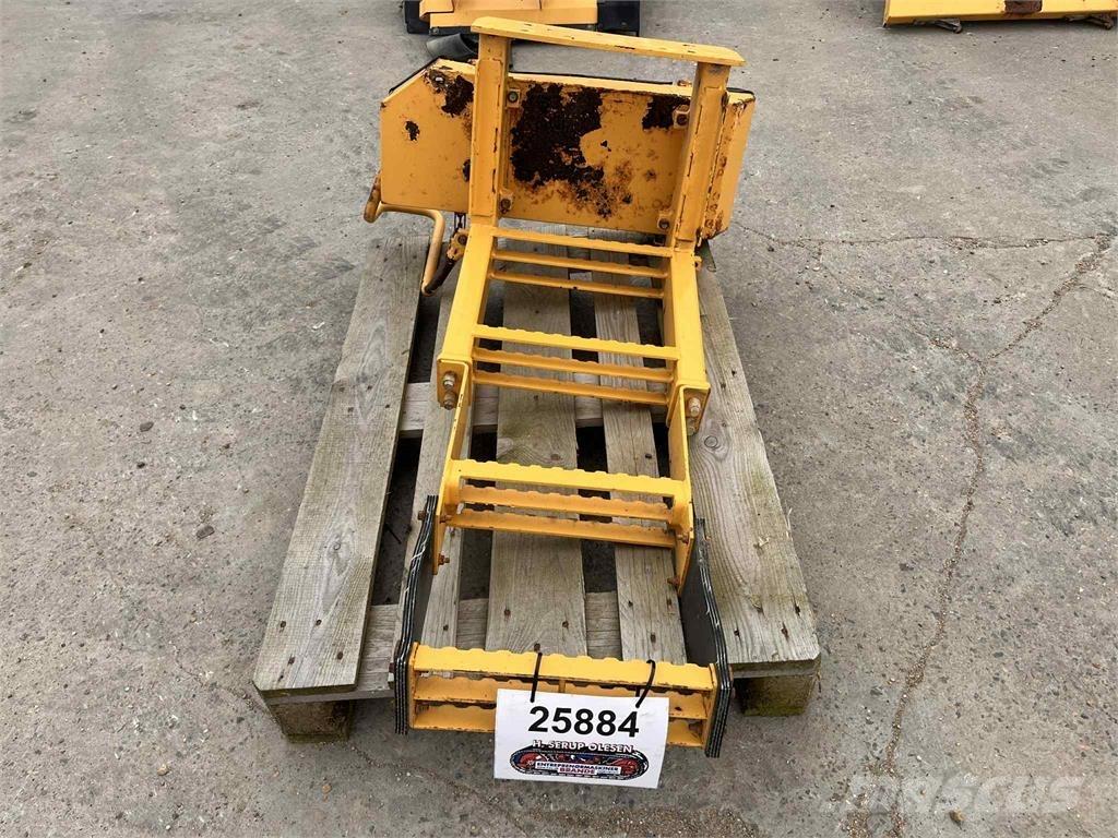 Volvo L220E trappe 其他组件