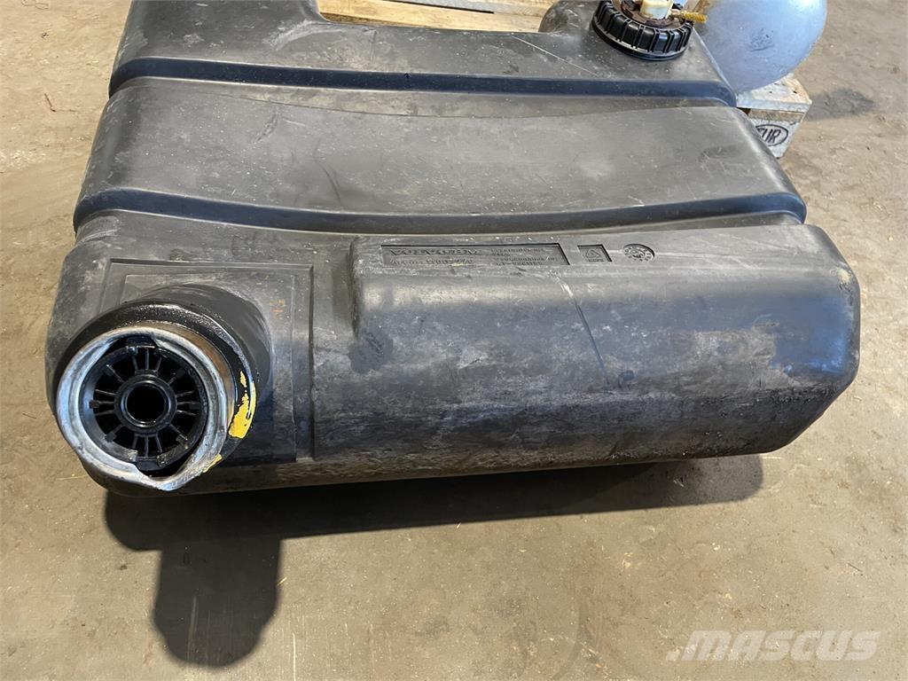 Volvo L70B dieseltank 其他组件