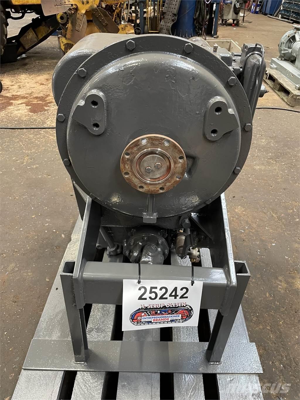 ZF 3WG-180 transmission 传动装置