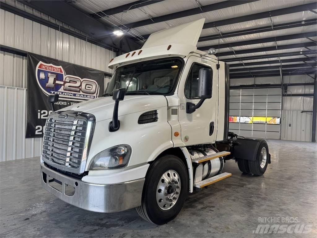 Freightliner CA113 牵引车