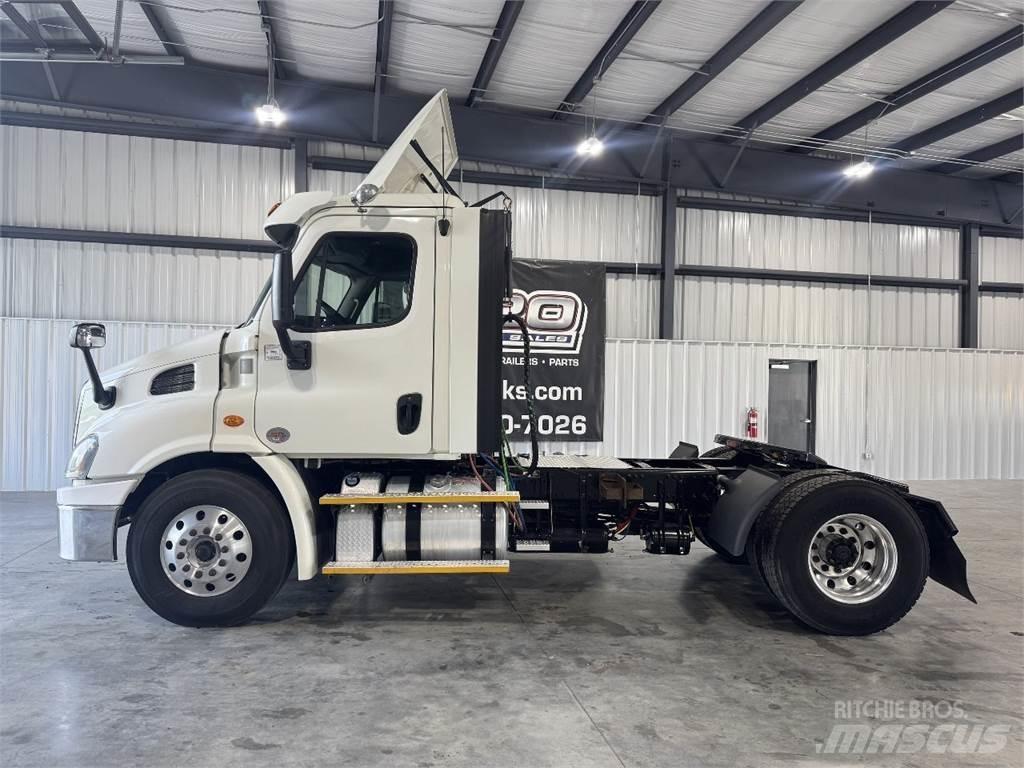 Freightliner CA113 牵引车