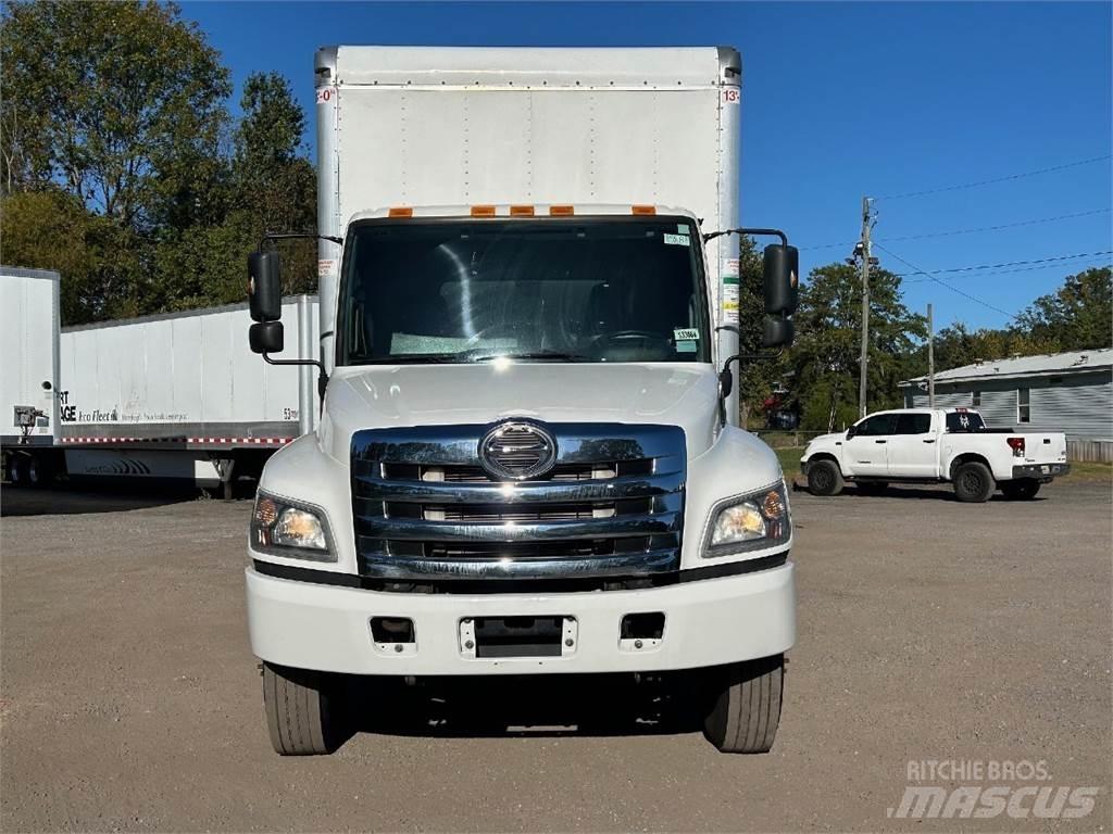 Hino 268 厢式货车