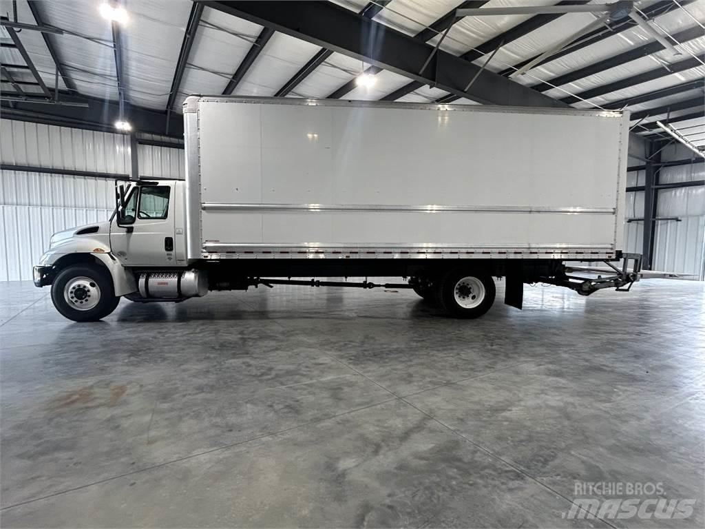 International 4300 厢式货车