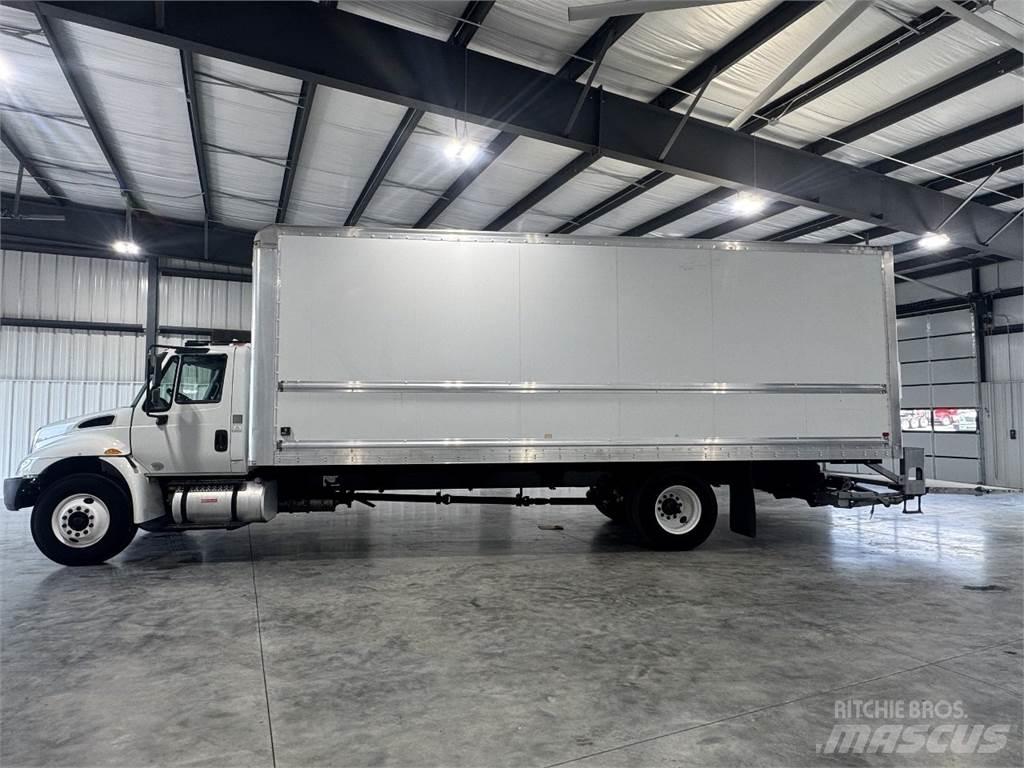 International 4300 厢式货车