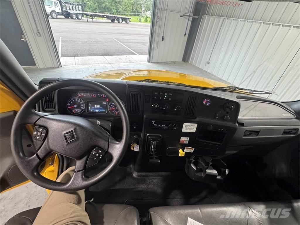 International MV 厢式货车