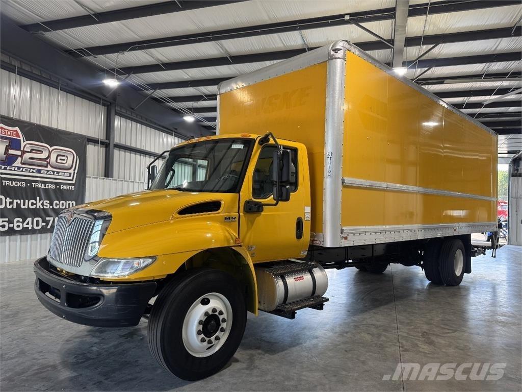 International MV607 厢式货车