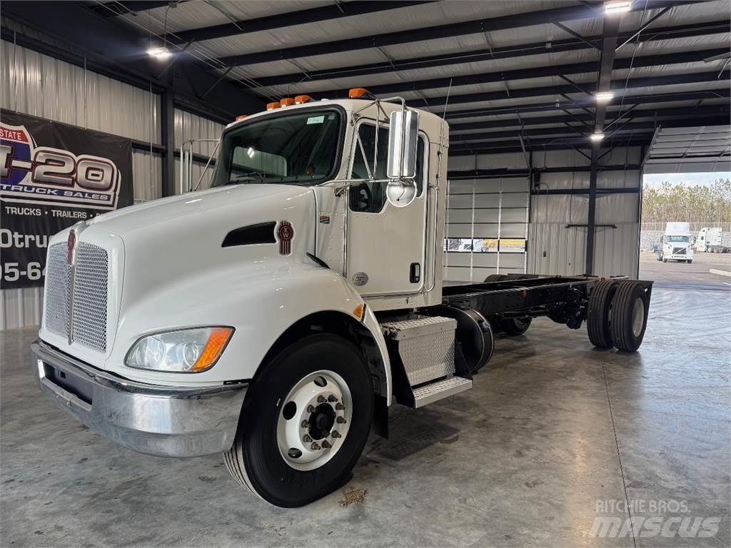 Kenworth T270 平板车
