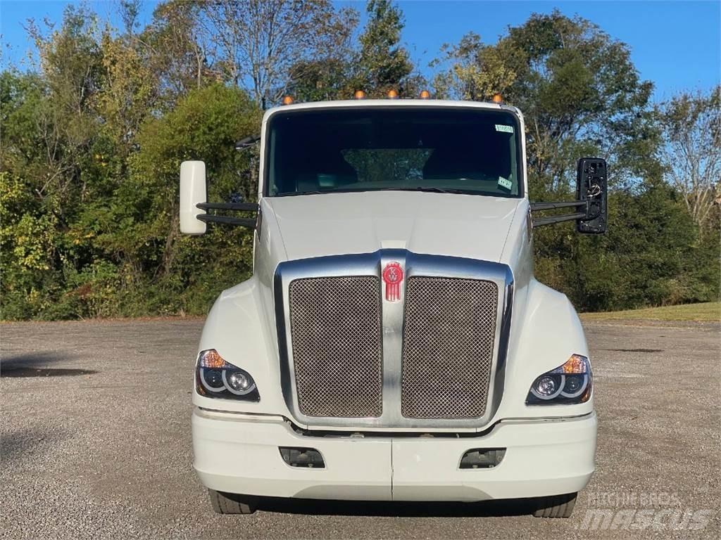 Kenworth T680 牵引车