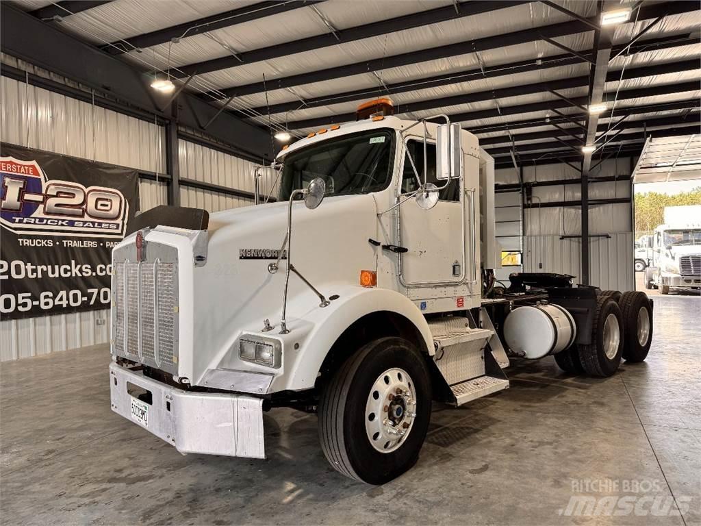 Kenworth T800 牵引车