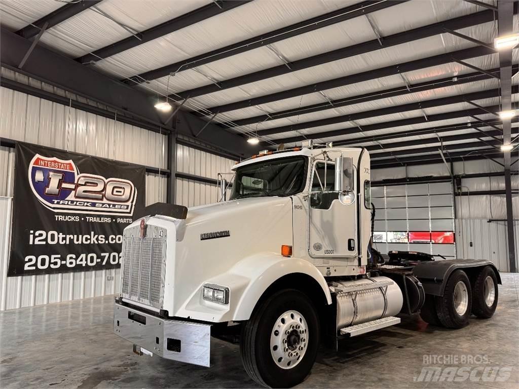 Kenworth T800 牵引车