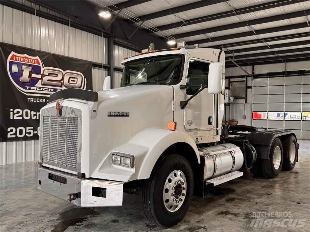 Kenworth T800 牵引车