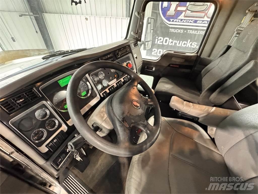 Kenworth T800 牵引车