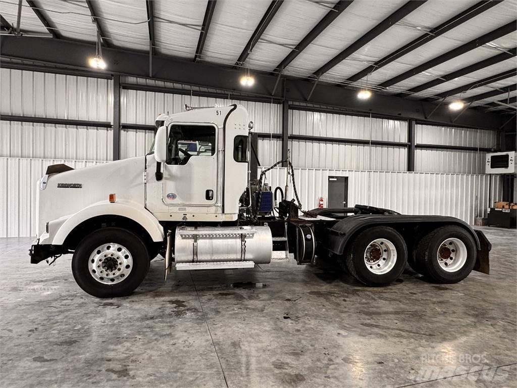 Kenworth T800 牵引车