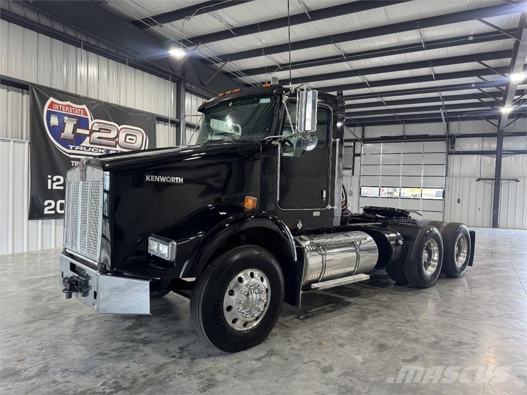 Kenworth T800 牵引车