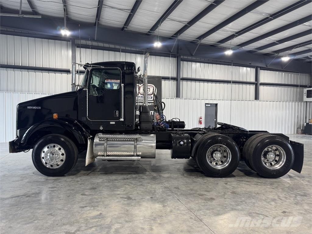 Kenworth T800 牵引车