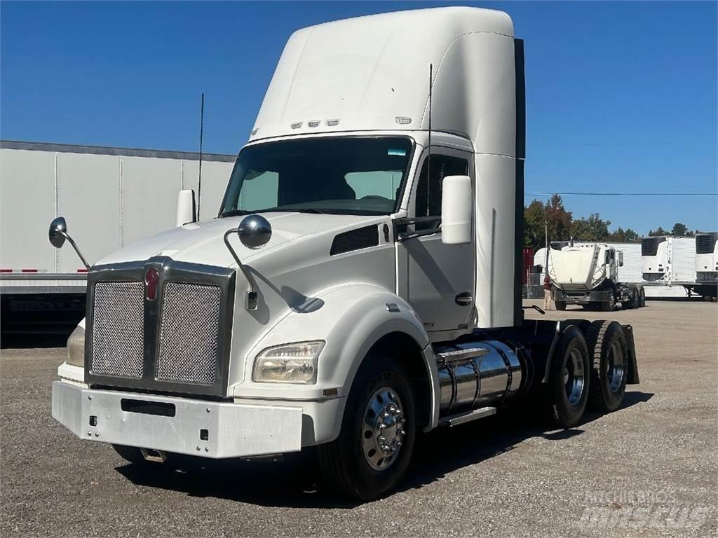 Kenworth T880 牵引车