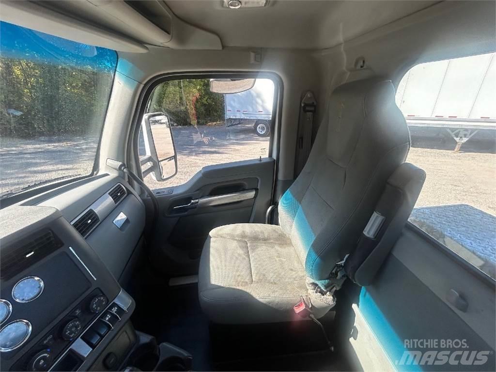 Kenworth T880 牵引车