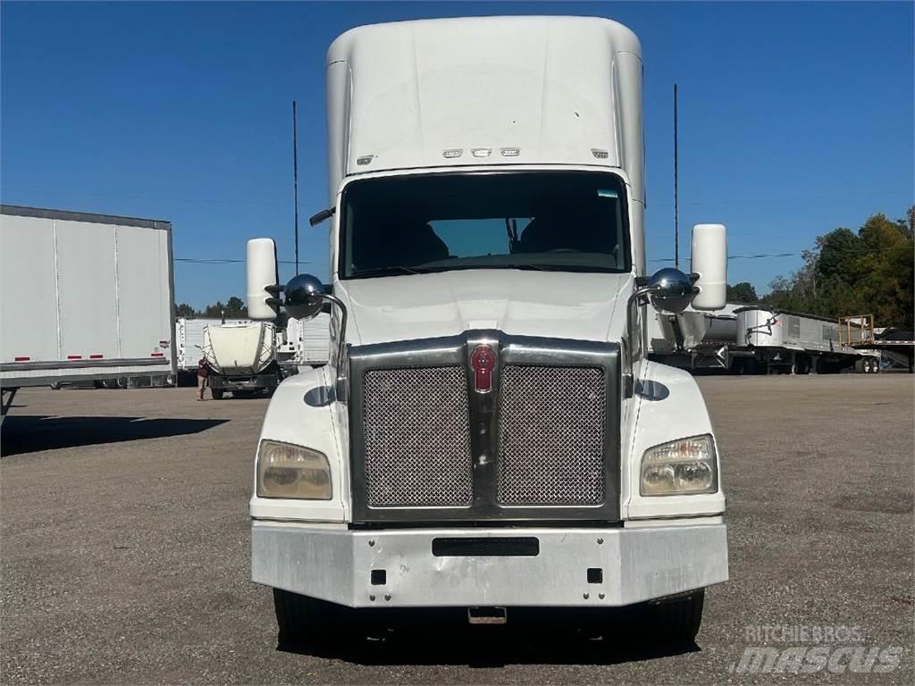 Kenworth T880 牵引车