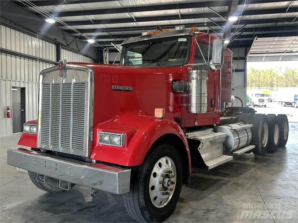 Kenworth W900 牵引车