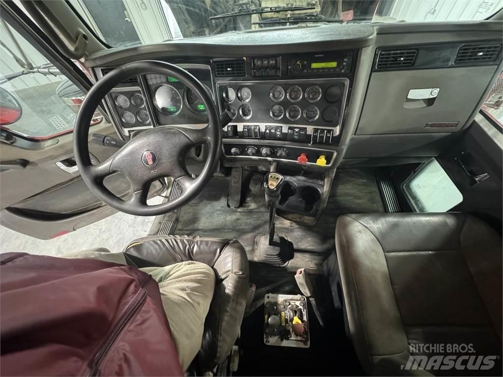 Kenworth W900 牵引车