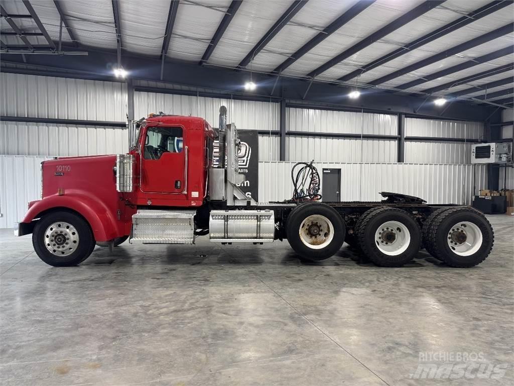 Kenworth W900 牵引车