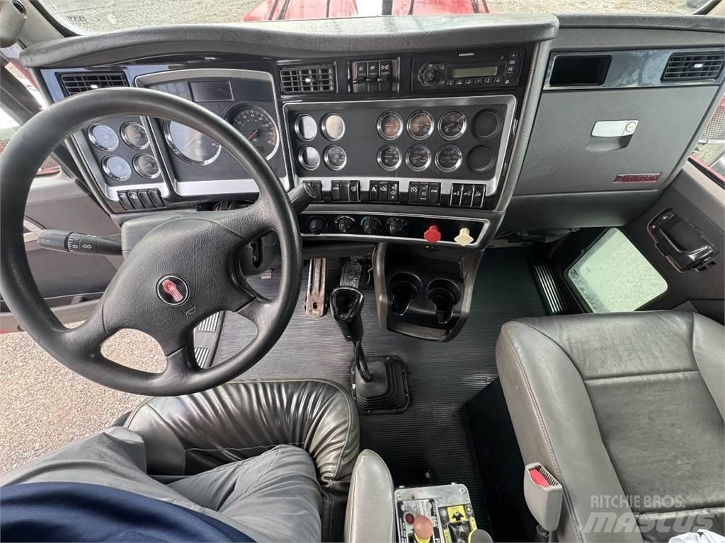 Kenworth W900L 牵引车