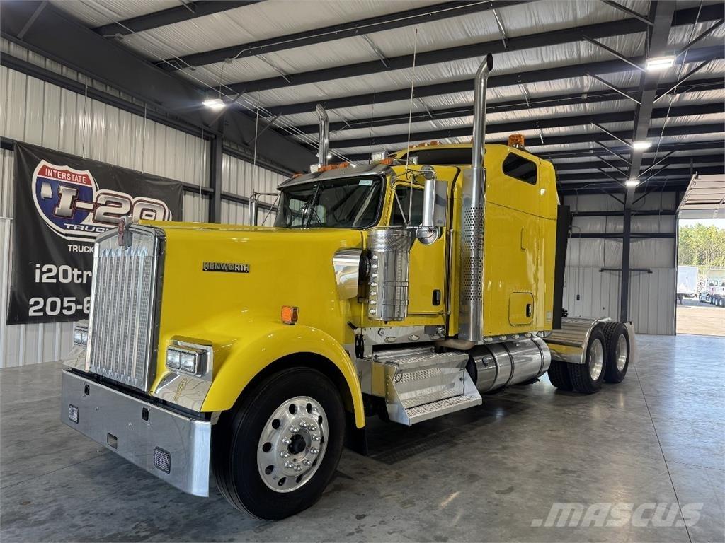 Kenworth W900L 牵引车