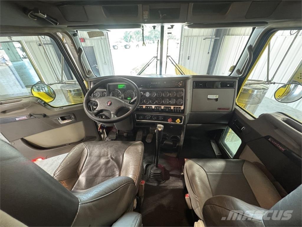 Kenworth W900L 牵引车