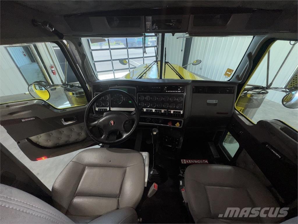 Kenworth W900L 牵引车