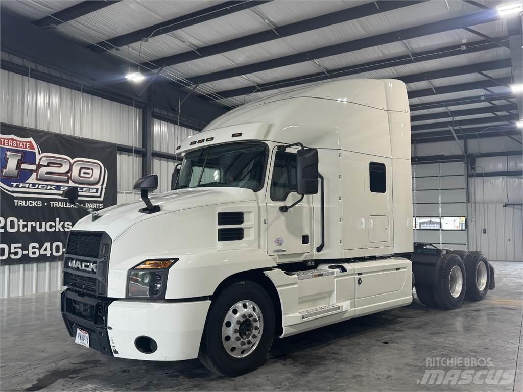 Mack AN64T 牵引车