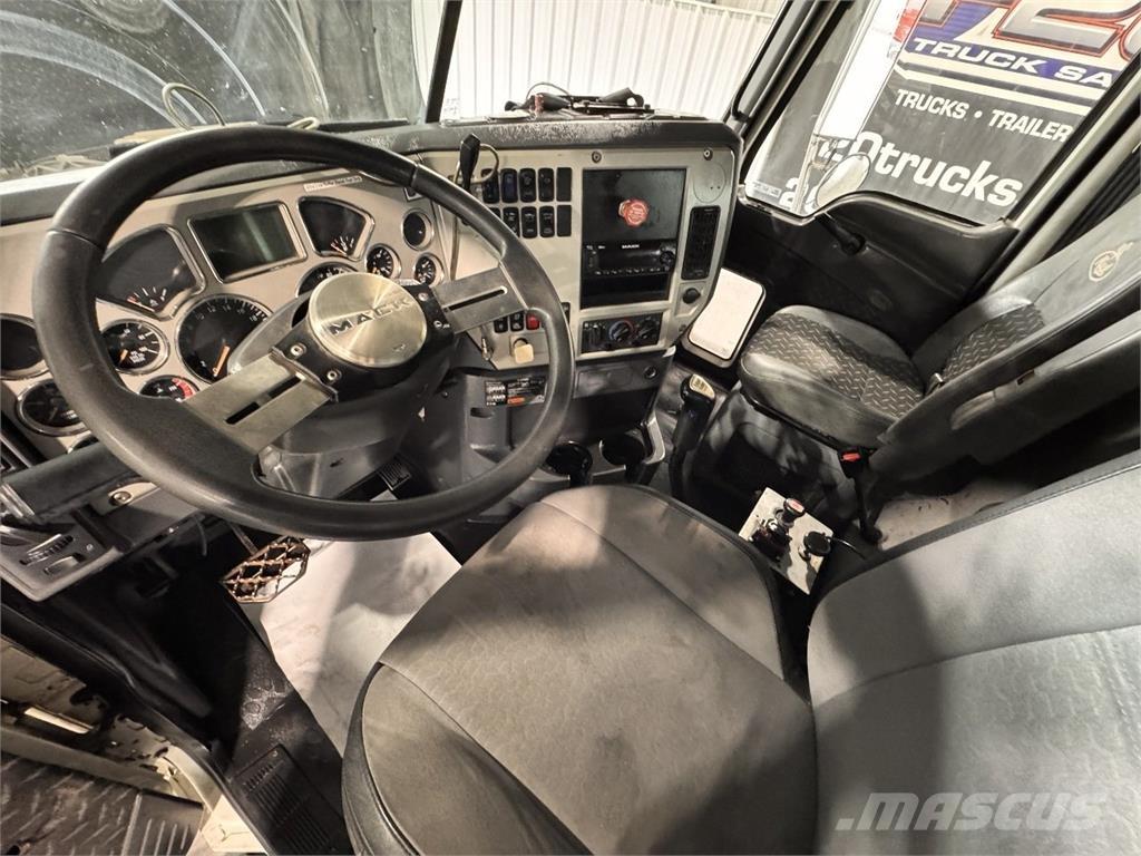 Mack Granite 自卸式货车