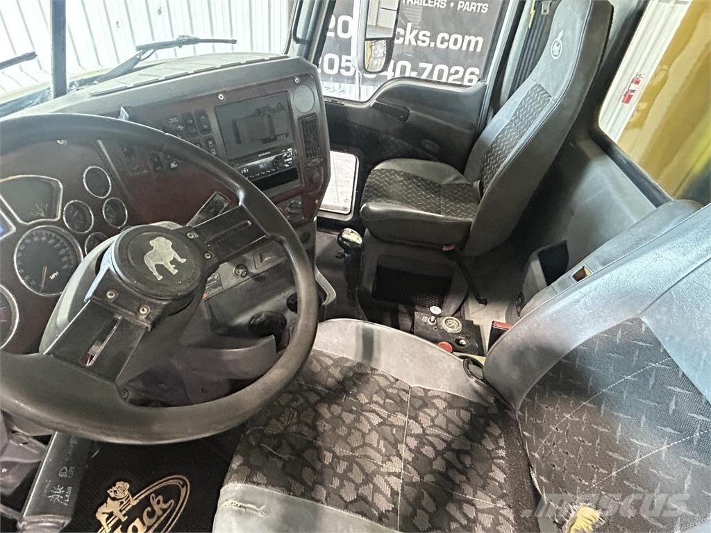 Mack Granite 自卸式货车
