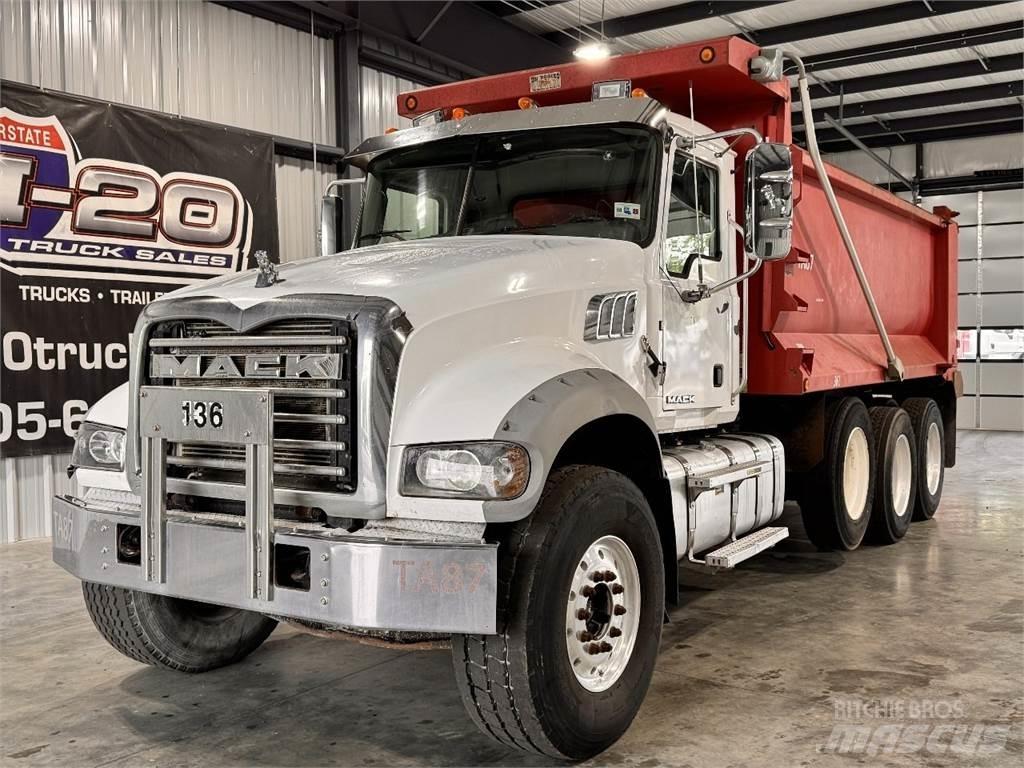 Mack GU713 自卸式货车