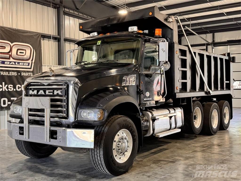 Mack GU713 自卸式货车