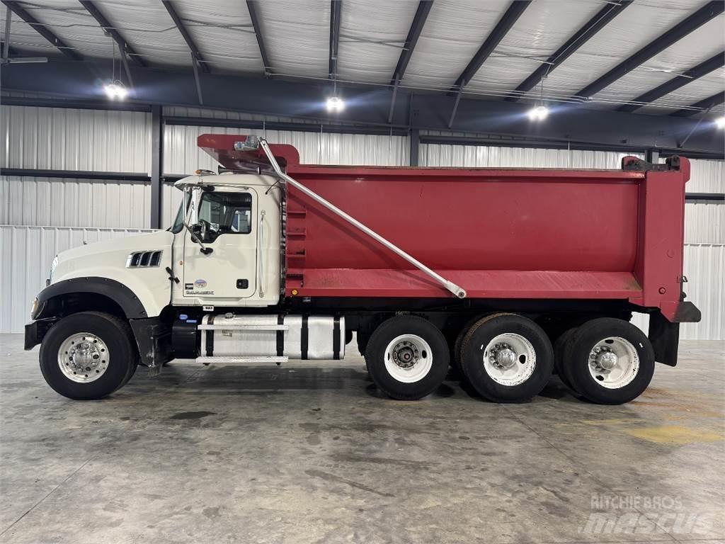 Mack GU713 自卸式货车