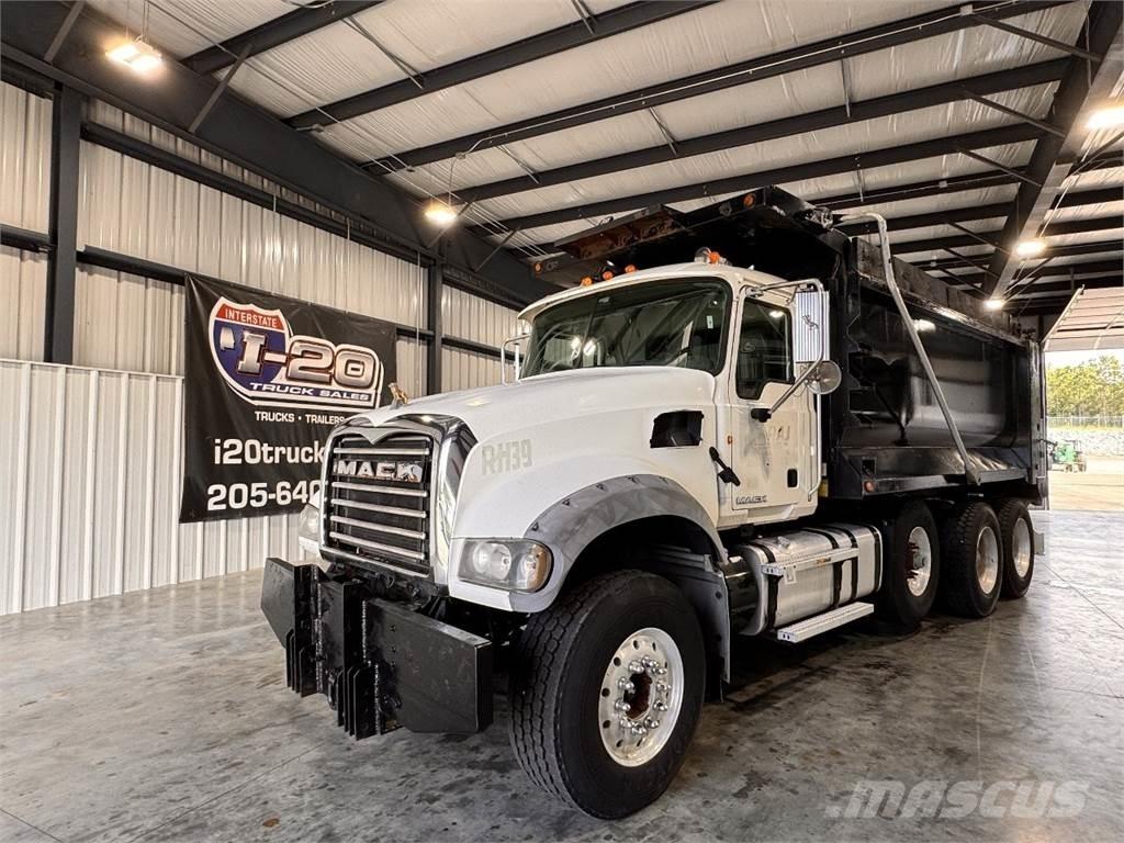 Mack GU713 自卸式货车