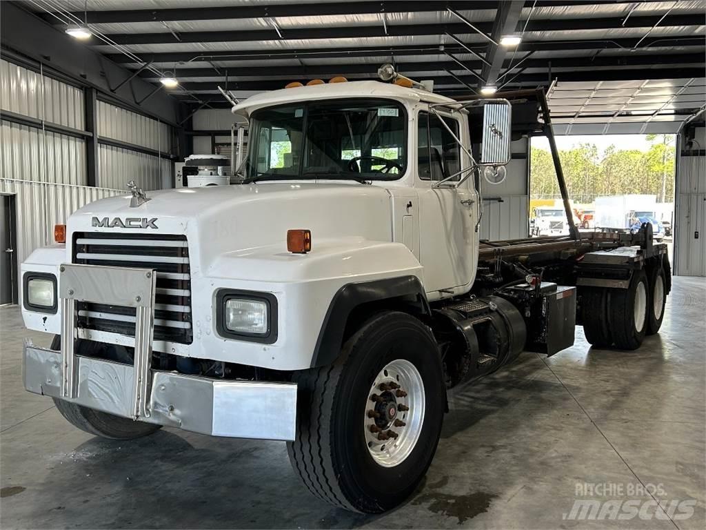 Mack RD688S 集装箱叉车