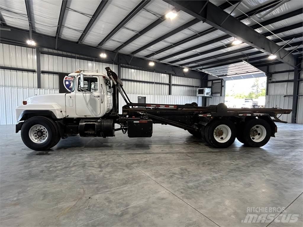 Mack RD688S 集装箱叉车