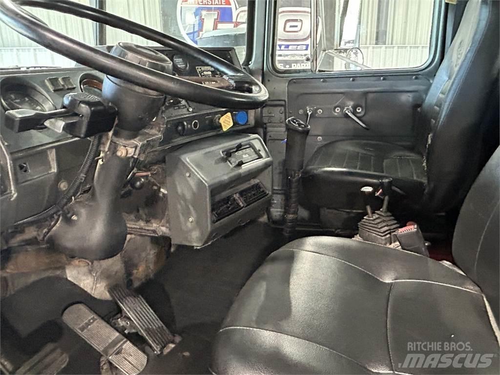 Mack RD688S 集装箱叉车