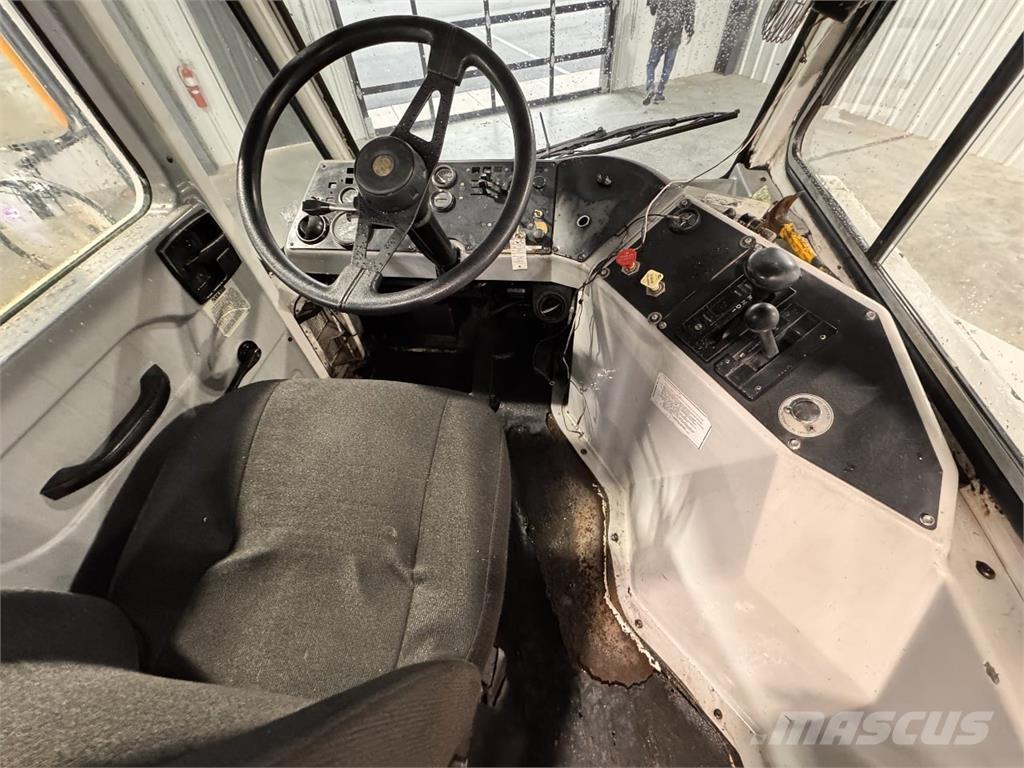 Ottawa Kalmar 码头牵引车