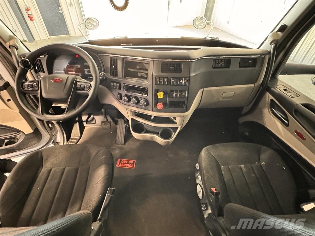 Peterbilt 567 牵引车