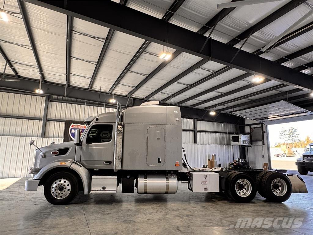 Peterbilt 567 牵引车