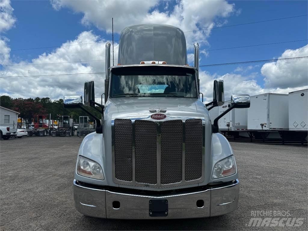 Peterbilt 579 牵引车