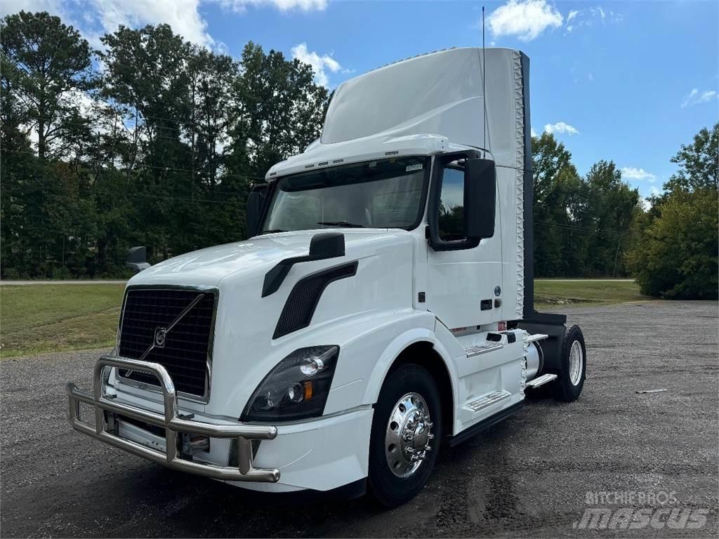Volvo VNL42T300 牵引车