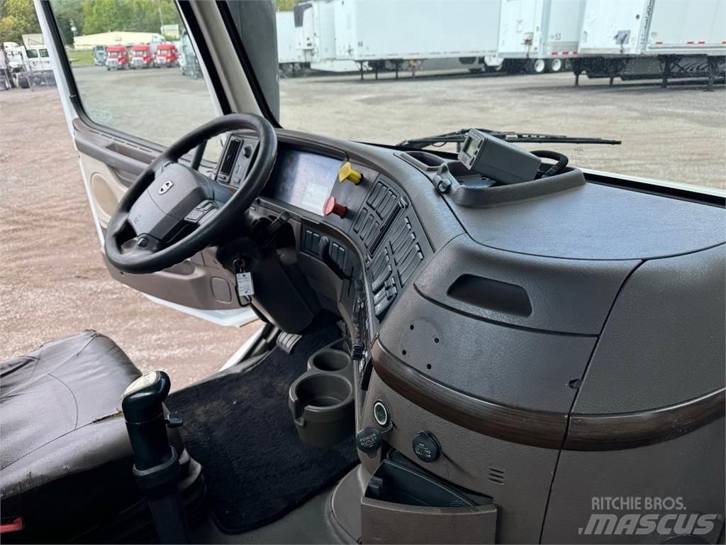 Volvo VNL42T300 牵引车