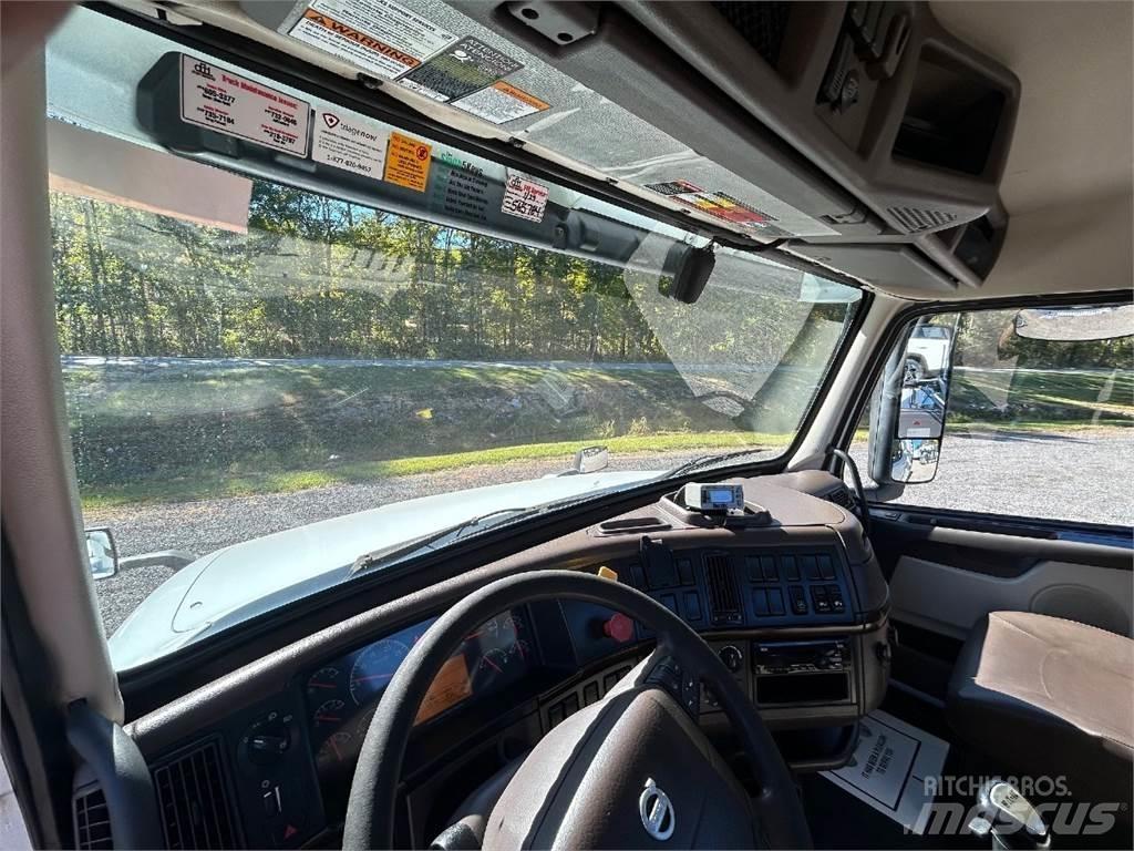 Volvo VNL42T300 牵引车