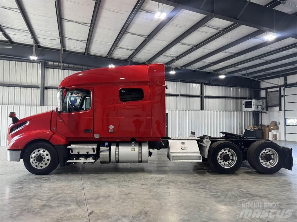Volvo VNL64T740 牵引车