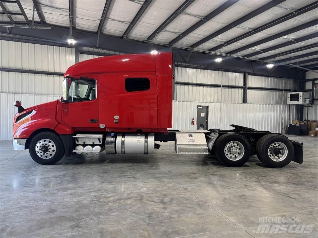 Volvo VNL64T740 牵引车